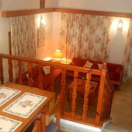 Onar Village Кирения Екстериор снимка