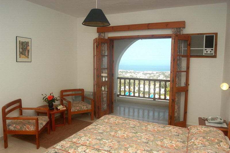 Onar Village Кирения Екстериор снимка
