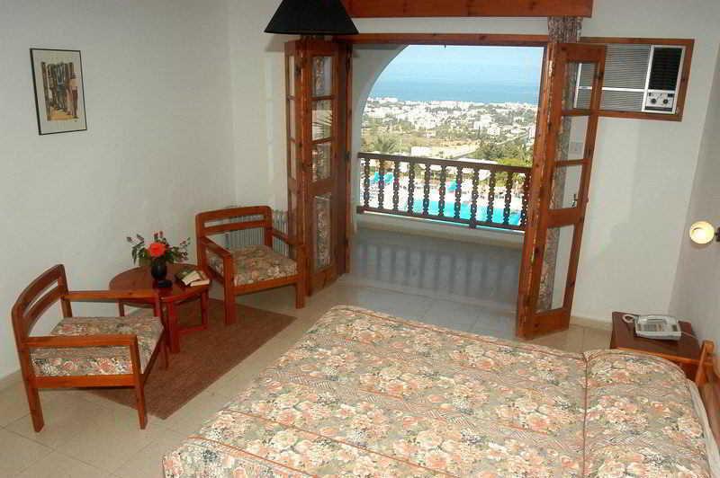 Onar Village Кирения Екстериор снимка